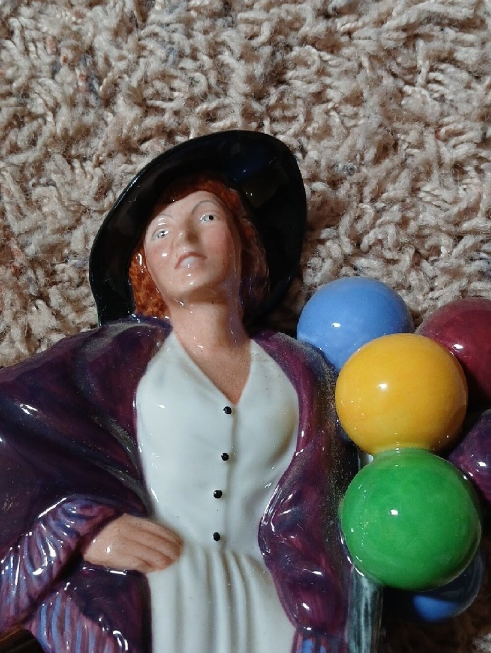 Royal Doulton Figurine with Purple Coat and Multicolor Balloons - Picture 4 of 5